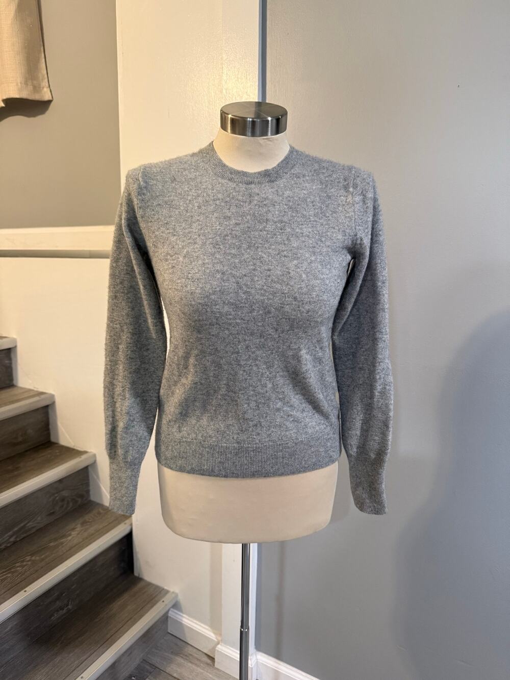 Uniqlo 100% Cashmere Crewneck Sweater Heather Gray Size Small